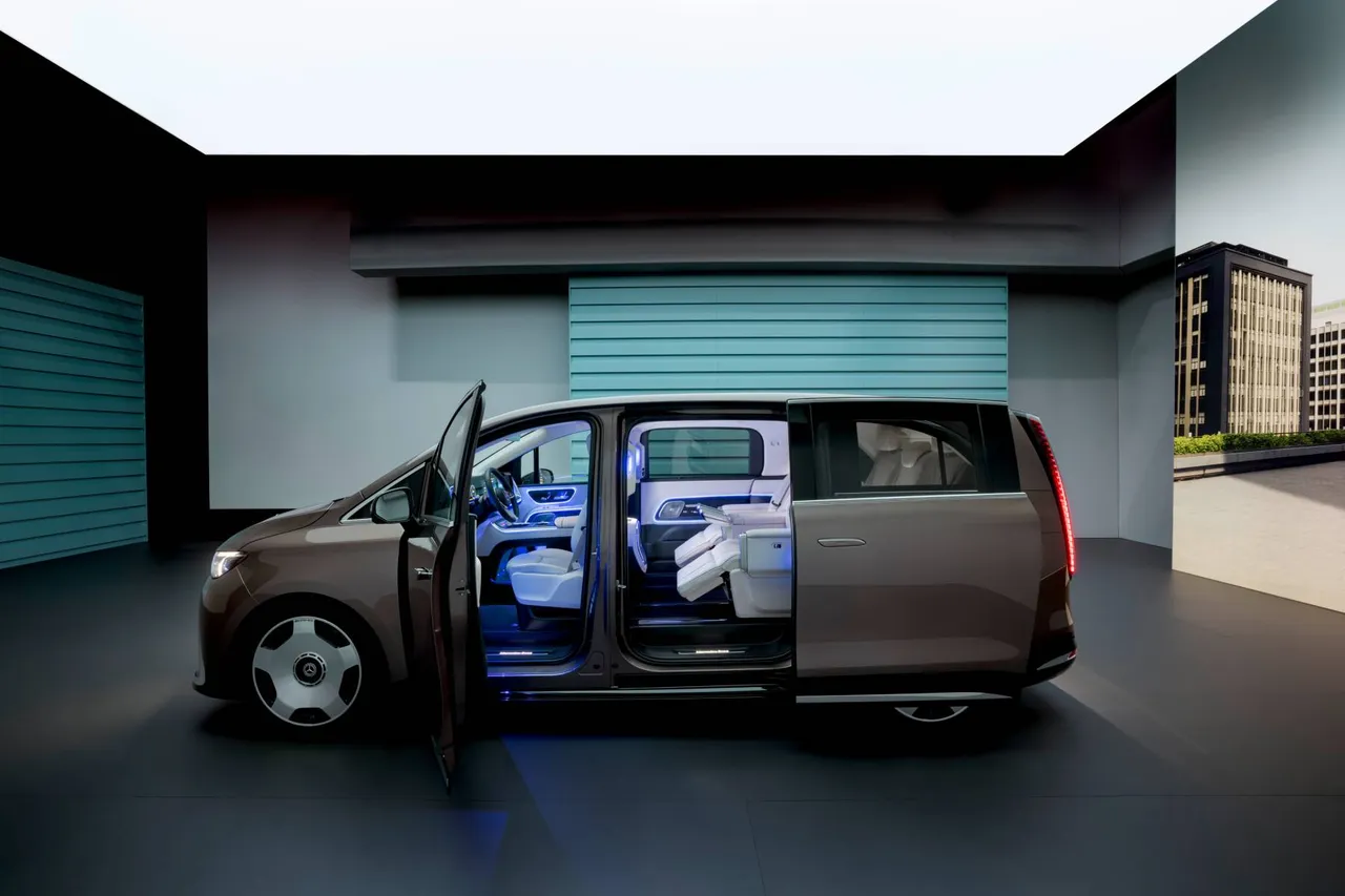 Mercedes-Benz VLE 300 electric — Seating