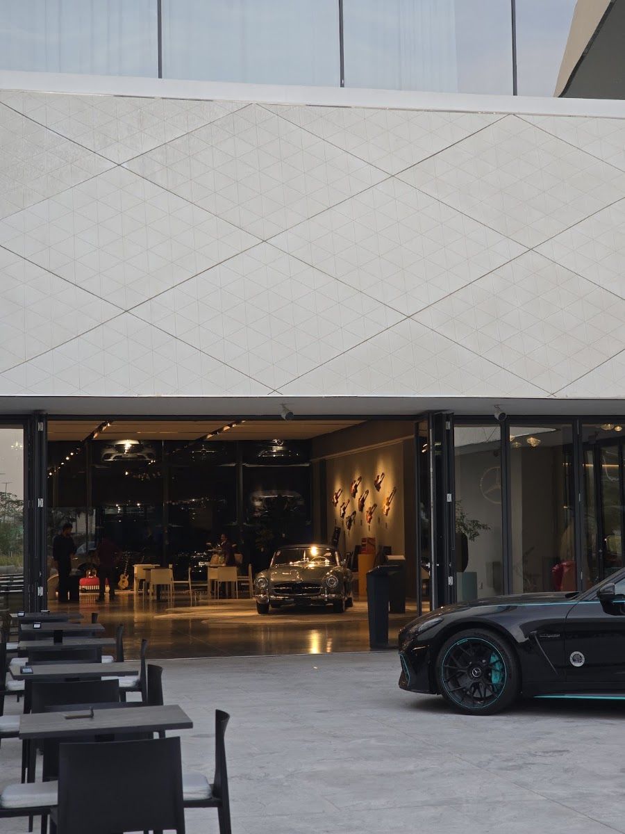 Mercedes-EQ showroom — Gargash / EMC Abu Dhabi in Dubai / Abu Dhabi